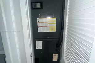 8125 Hawthorne Ave, Miami Beach, FL 33141 - Photo 17