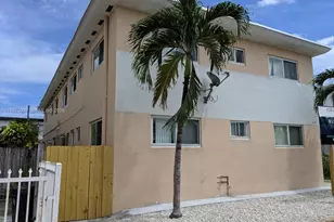 8125 Hawthorne Ave, Miami Beach, FL 33141 - Photo 1