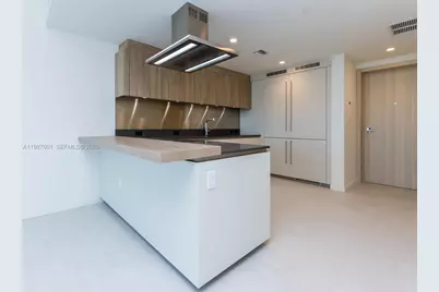 1000 Brickell Plz #4104, Miami, FL 33131 - Photo 11