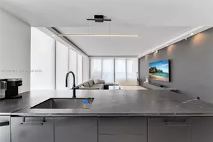 460 NE 28th St, Miami, FL 33137 - Photo 9