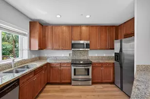 630 SE 15th St, Fort Lauderdale, FL 33316 - Photo 11