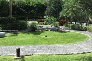 950 S Brickell Bay, Miami, FL 33131 - Photo 23