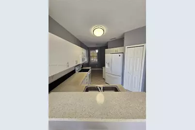 5630 NW 107th Ave #1605, Doral, FL 33178 - Photo 9