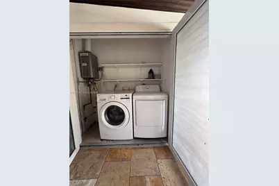 551 E 60th St, Hialeah, FL 33013 - Photo 9