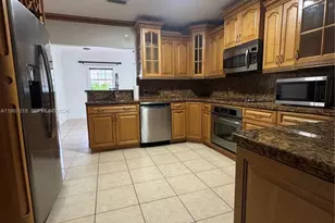 551 E 60th St, Hialeah, FL 33013 - Photo 5