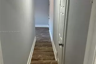 1053 SW 2nd St, Miami, FL 33130 - Photo 1