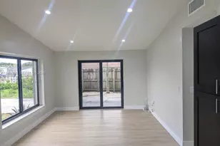 630 SE 3rd Pl, Hialeah, FL 33010 - Photo 5