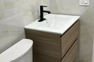 630 SE 3rd Pl, Hialeah, FL 33010 - Photo 9