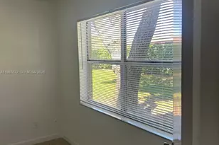 10425 NW 8th St, Pembroke Pines, FL 33026 - Photo 7