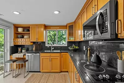 4000 Alhambra Cir, Coral Gables, FL 33146 - Photo 11