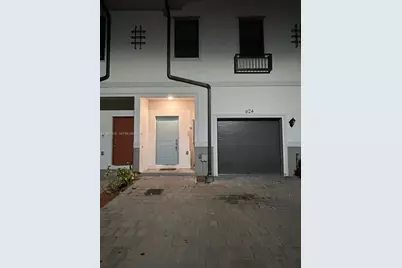 624 SW 12th St, Florida City, FL 33034 - Photo 1