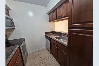 5686 Rock Island Rd #126, Tamarac, FL 33319 - Photo 7