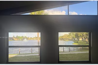 516 Briarwood Cir #1-51, Hollywood, FL 33024 - Photo 11