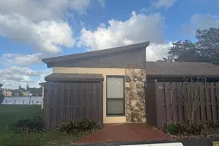 516 Briarwood Cir, Hollywood, FL 33024 - Photo 1