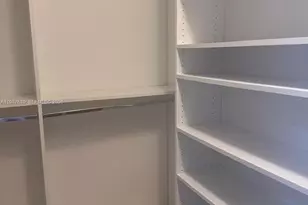 516 Briarwood Cir, Hollywood, FL 33024 - Photo 13