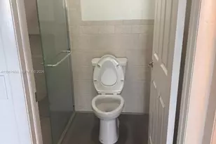 516 Briarwood Cir, Hollywood, FL 33024 - Photo 15