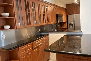 5055 NW 7th St, Miami, FL 33126 - Photo 11