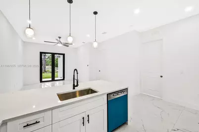 521/523 S Lillon Ave, Other City - In The State Of Florida, FL 33974 - Photo 9