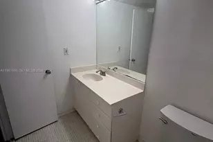 19390 Collins Ave, Sunny Isles Beach, FL 33160 - Photo 15