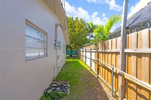 3630 SW 87th Ave, Miami, FL 33165 - Photo 9