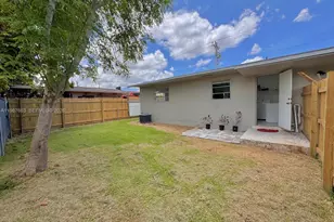 3630 SW 87th Ave, Miami, FL 33165 - Photo 7
