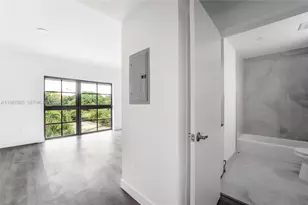 1165 NW 8th Ave, Miami, FL 33136 - Photo 7