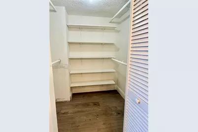 281 W Park Dr #8-14, Miami, FL 33172 - Photo 13