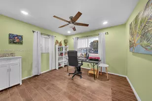 9621 NW 8th St, Pembroke Pines, FL 33024 - Photo 31