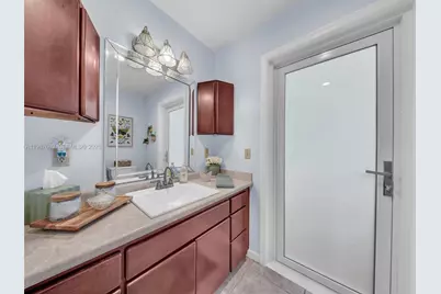 9621 NW 8th St, Pembroke Pines, FL 33024 - Photo 25