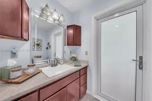 9621 NW 8th St, Pembroke Pines, FL 33024 - Photo 25