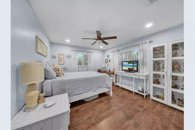 9621 NW 8th St, Pembroke Pines, FL 33024 - Photo 21