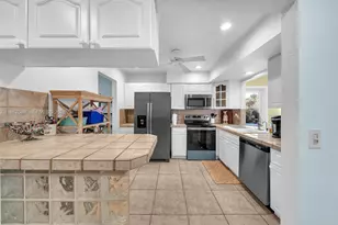 9621 NW 8th St, Pembroke Pines, FL 33024 - Photo 13