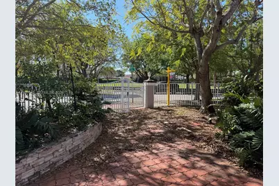 1220 SW 103rd Ct, Miami, FL 33174 - Photo 7