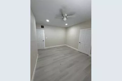 1545 NW 1st St #1535, Miami, FL 33125 - Photo 3