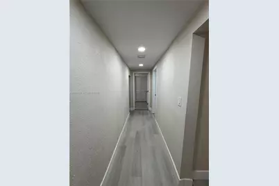 1545 NW 1st St #1535, Miami, FL 33125 - Photo 5