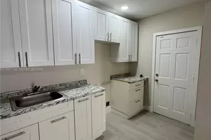 1545 NW 1st St, Miami, FL 33125 - Photo 7