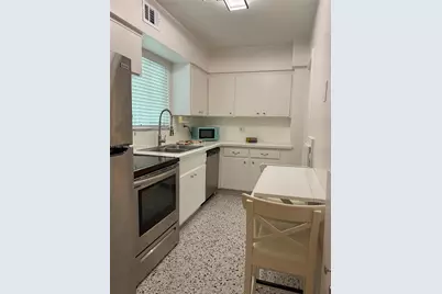 201 Fluvia Ave, Coral Gables, FL 33134 - Photo 13