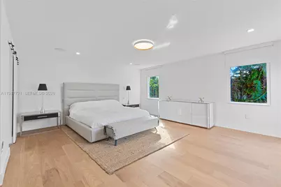 8926 Emerson Ave, Surfside, FL 33154 - Photo 19