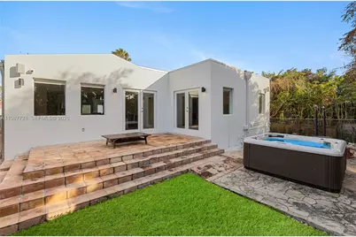 8926 Emerson Ave, Surfside, FL 33154 - Photo 31