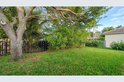 3744 Oak Ridge Cir, Weston, FL 33331 - Photo 17