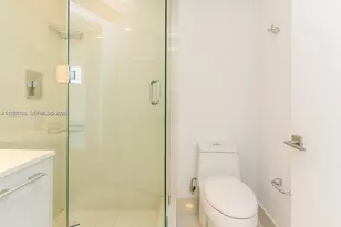 650 NE 32nd St, Miami, FL 33137 - Photo 13