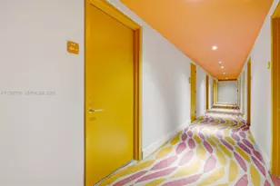 31 SE 6th St, Miami, FL 33131 - Photo 21