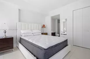 31 SE 6th St, Miami, FL 33131 - Photo 13