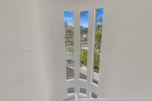 11407 Lakeview Dr, Coral Springs, FL 33071 - Photo 9