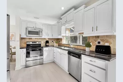 11407 Lakeview Dr #4-A, Coral Springs, FL 33071 - Photo 3