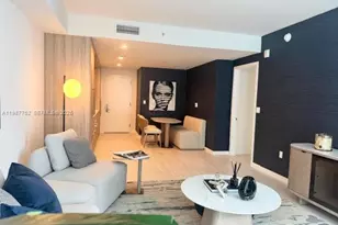 77 SE 5th St, Miami, FL 33131 - Photo 5