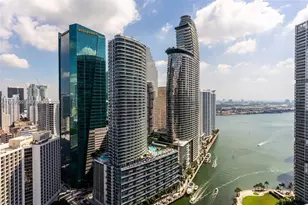 77 SE 5th St, Miami, FL 33131 - Photo 37