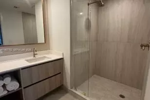 77 SE 5th St, Miami, FL 33131 - Photo 15