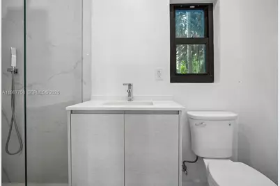 5661 Pine Tree Dr #0, Miami Beach, FL 33140 - Photo 21