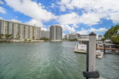 5661 Pine Tree Dr #0, Miami Beach, FL 33140 - Photo 37